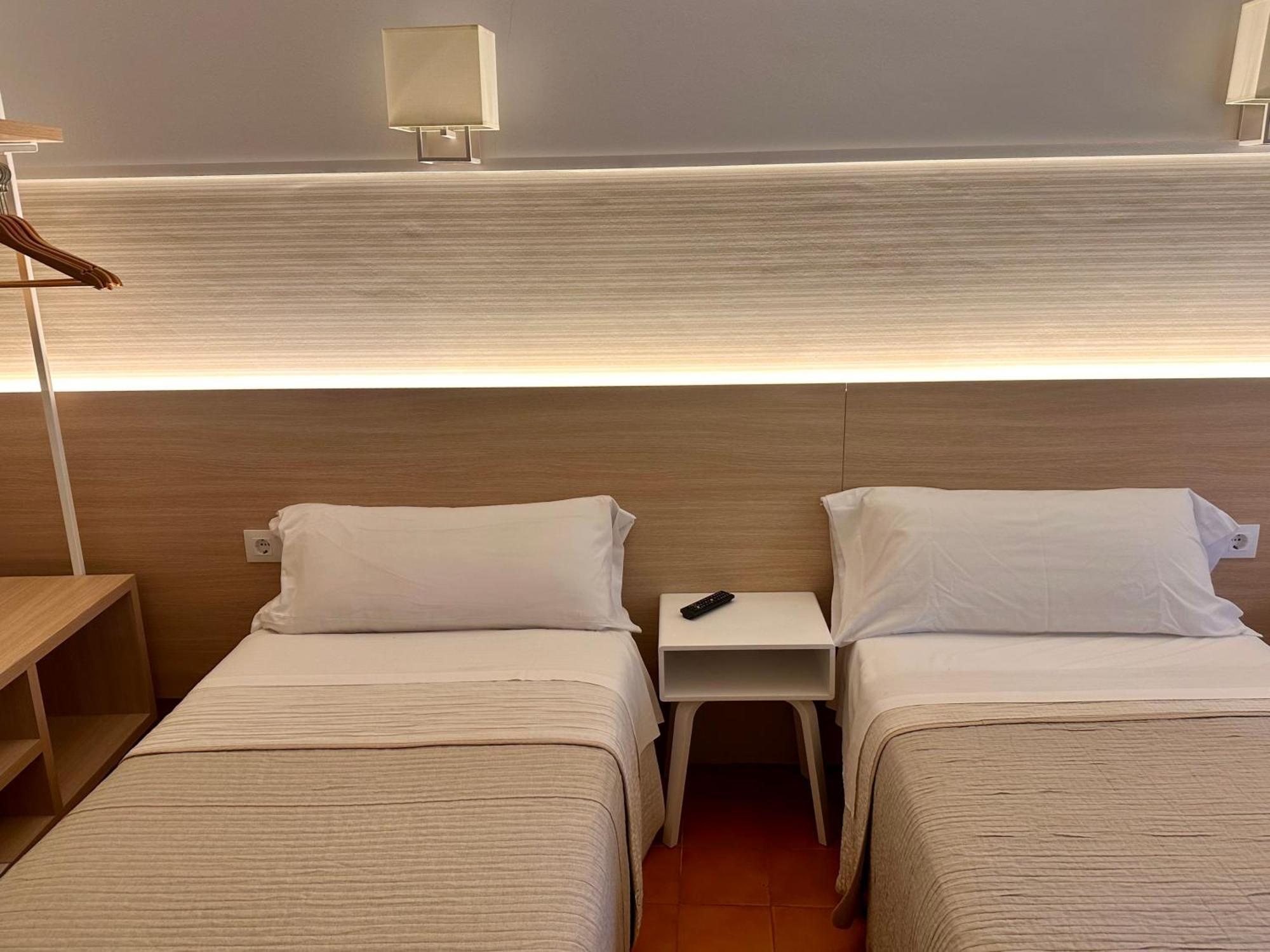 Fonda Can Setmanes Blanes Bagian luar foto