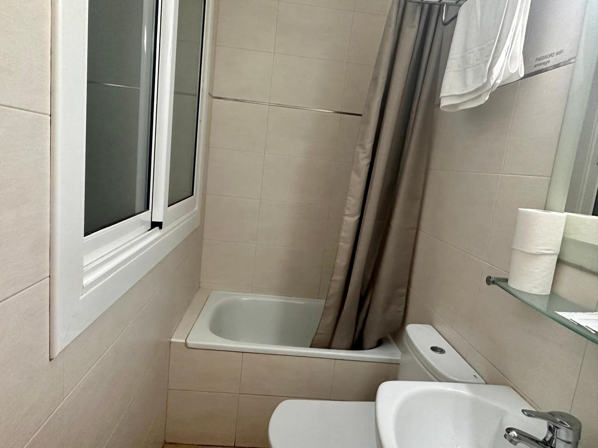 Fonda Can Setmanes Blanes Bagian luar foto