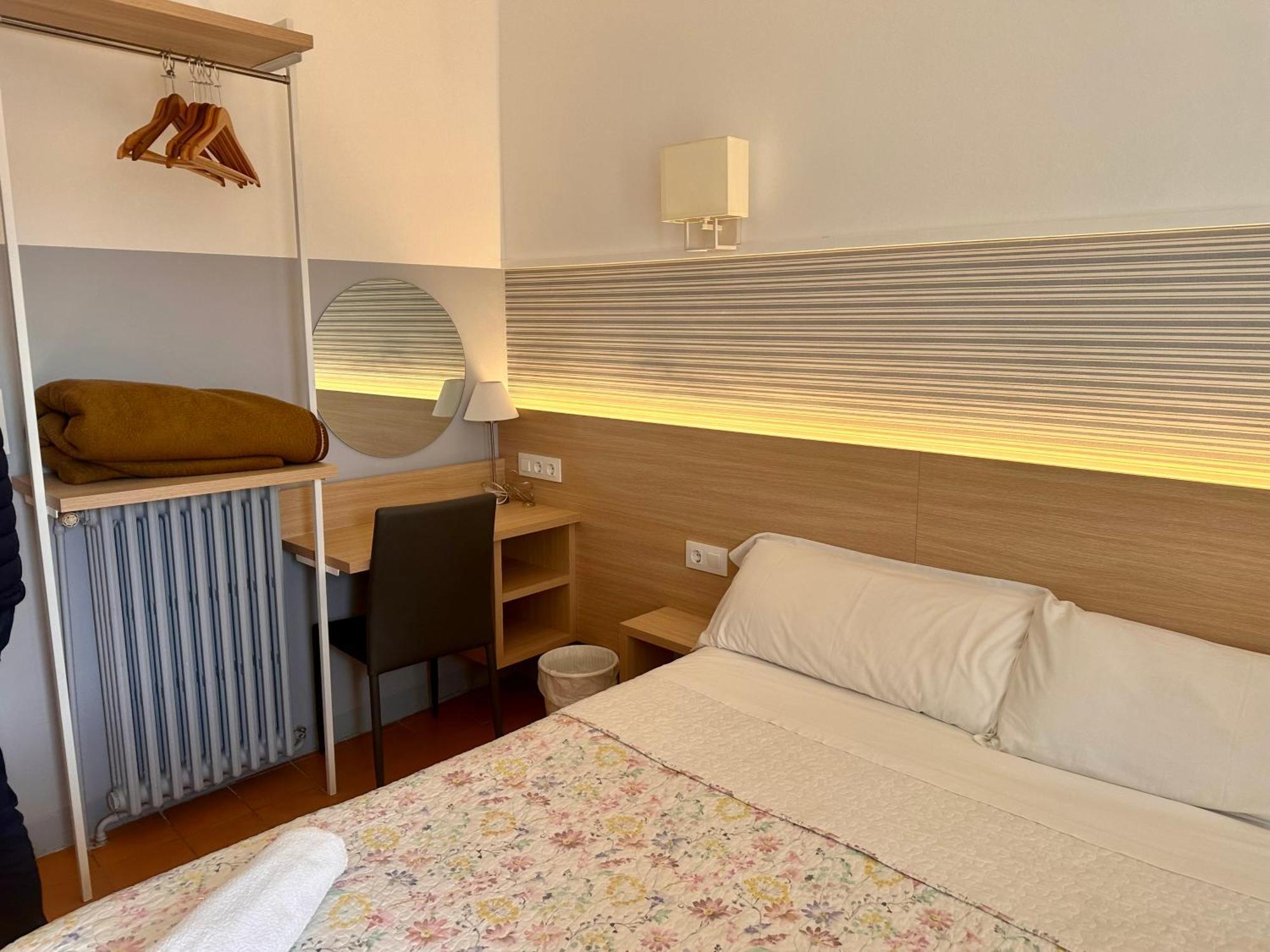 Fonda Can Setmanes Blanes Bagian luar foto